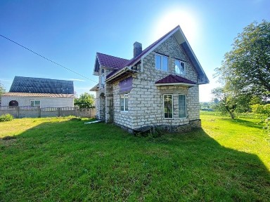 Мінімальне оформлення. Капітальний будинок. Центр. Без комісійних.