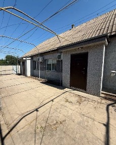 Продам дом где могут жить отдельно две семьи
