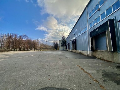 Склад на правому березі. Клас А. Рампа.