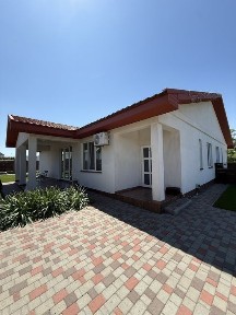 Довгострокова аренда затишного будинку - с. Братське