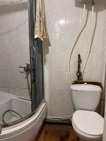 Однокімнатна в малосімейці на Шкільному