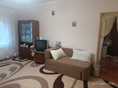 В Продажу ЧУДОВА Квартира 1/2