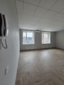 Офіс в центрі 27м2 оптоволокно, вул. Небесноі сотні