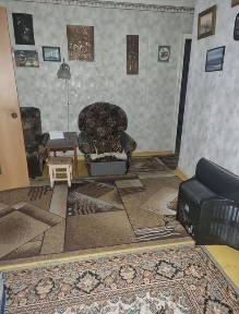 Трикімнатна на Подолі 55 кв/м на другому поверсі цегляног будинку