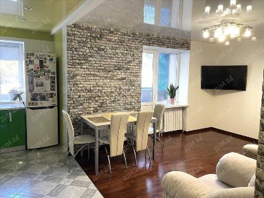 Простора 2 кімнатна квартира з євроремонтом, район Половки.