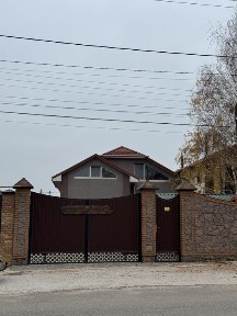 Передам в Гарні руки свої два будинка. Для житла і бізнеса