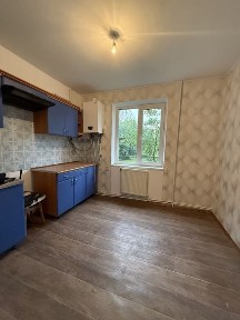 Продається 3км квартира з індивідуальним опаленням!