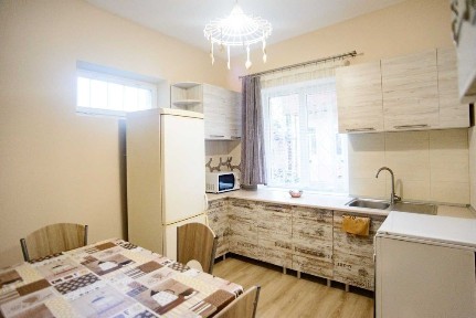 Оренда від власника 2-кім кв. 15 хв. до центру (є світло)