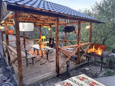 Уютная Дача на холме в тихом месте