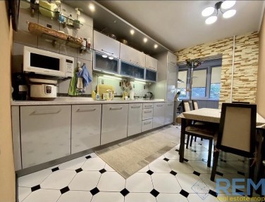 Продажа 3-комнатной квартиры 80 м², Варненская ул., 25