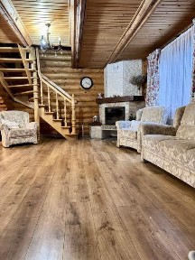 Затишний дерев'яний будиночок у тиші лісу на 6 гостей