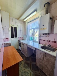 2 Кімнатні. Пів. Будинка. Окремий Двір! Вул. Театральна.