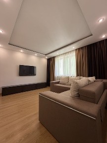 Здам 2-кімн Новобуд біля Майдану, 70м2