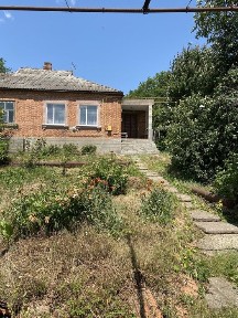 Половина будинку по вул. Автодорівська біля річки