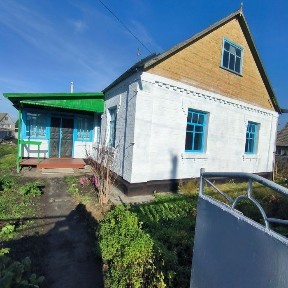 Будинок в с. Володарка ( центр)