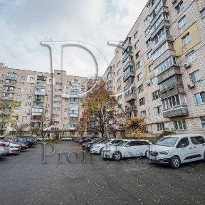 Київ, Хорольська вул., 10