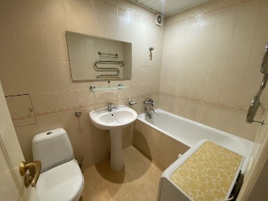 Оренда 2к квартири з індивідуальним опаленням на Космонавтів