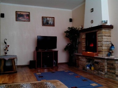 Подобово, Тепло. Простора двушка. Глобал, вокал.