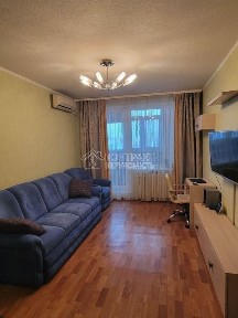 Продам 3к кв. Фесенківський в'їзд, 8 м. Спортивна Кінний ринок