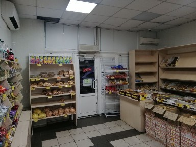 Торгове приміщення 48 м2 в прохідному місці на 1 поверсі