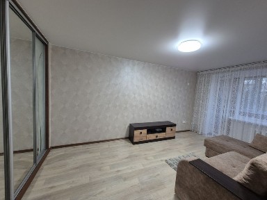 Здам 1к. Р-н Варуса. Цегляний будинок. 2поверх.