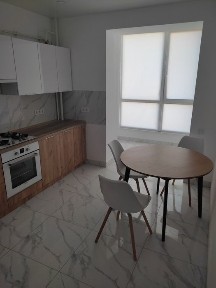 Здається 1км квартира в ЖК Липки!