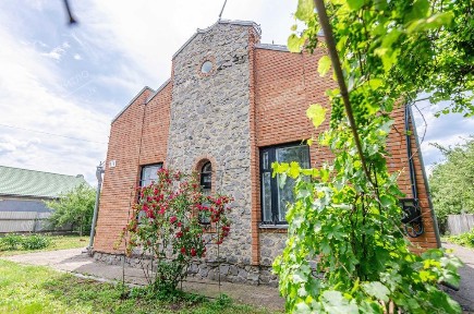 Окремий будинок біля Полтави.