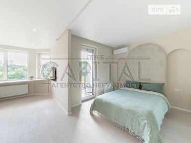 Кирилівська вулиця, район Подільський, Київ, метро Тараса Шевченка, вул. Кирилівська 37А • ID 33313661