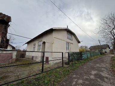 Продаж Будинок 110м². Ділянка 13с. Ямниця. Школа. Світло. Газ. Криниця