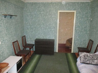 Здається 2км. кв. з індивідуальним опаленням.