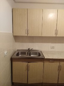 Продається однокімнатна квартира в центрі.