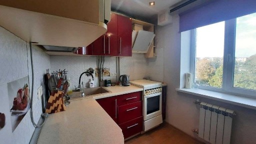 Сдам 2-х кімнатну квартиру біля трк Київ 4/9цегл ремонт меблі техніка