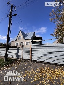 Продаж 2 поверхового будинку з верандою і ділянкою на 8.8 сотки, 300 кв. м, 7 кімнат, на вулиця Яблунева 4 • ID 33634047