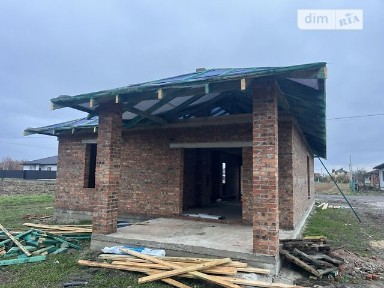 Продаж 1 поверхового будинку з опаленням і ділянкою на 7.5 сотки, 110.75 кв. м, 3 кімнати, на вул. Стрілецька 3 • ID 33534348