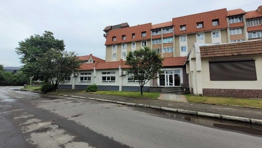 Велике комерційне приміщення з ремонтом м. Надвірна