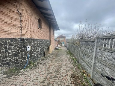 Продаж двоповерховий будинок, приватизована ділянка 6сот, 5км до Києва