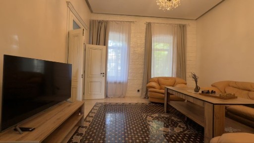 Продам 3 комнатную квартиру с ремонтом центр Старобазарный сквер