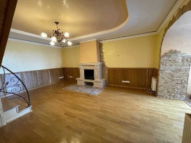 Дворівнева квартира в центрі міста! Можлива розстрочка!