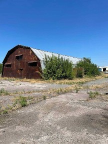 Промисловий комплекс - складські приміщення, з з/д колією.