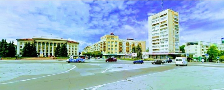 Фещенко Чеписького 11. Стадион. 50кв. м. Продам 77000$ центр. Фасад. Ср