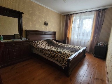 Продається затишний будинок з ремонтом та садом в Житомирській обл.