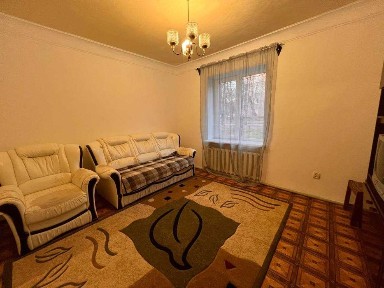 Здам в оренду трикімнатну квартиру на соцмісті.