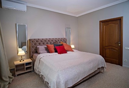 Аренда 3-комнатной квартиры 120 м², Александровский просп., 4