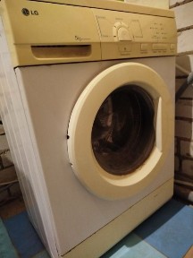 Здам 1кімнатну/комунальну квартиру; центр, біля Новуса. Вільна.