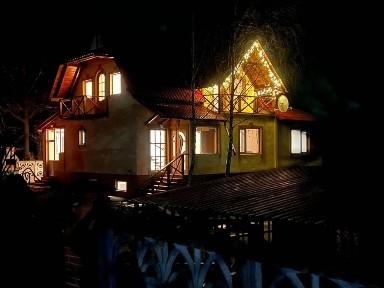 МІ Продається двоповерховий будинок в казковому місці - дубовому гаю