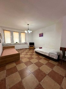 Затишна кухня-студія + спальня на Корзо в Центрі. Подобово!