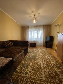 Здаємо свіжу однокімнатну квартиру на першому поверсі на 173 кв