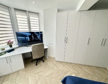 Продаж 1 кімнатної квартири в новобудові з ремонтом меблями і технікою