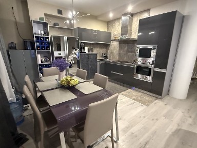 Продам квартиру з ремонтом та меблями