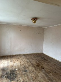 Продаж квартири на площі Миру 32 квартира 5 в дворі шість квартир